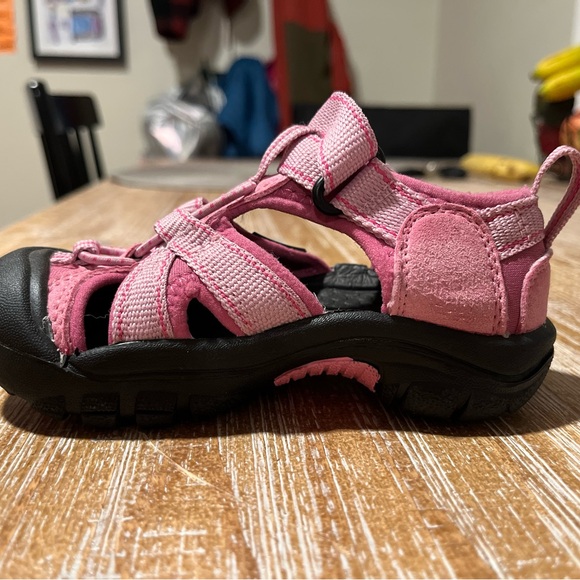 Keen Waterproof Sandals Toddler size 9 - Picture 5 of 7